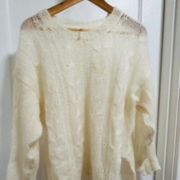 Delicate white cable knit sweater - Picture 1 of 10